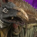 The Dark Crystal: Age of Resistance OST, 특히 'The Dark Crystal: Age of Resistance (Main Theme)'은 잊을 수 없는 명곡입니다. 이 곡을 통해 영어 공부와 함께 환상적인 '어둠 속의 크리스탈' 세계에 푹 빠져보세요!