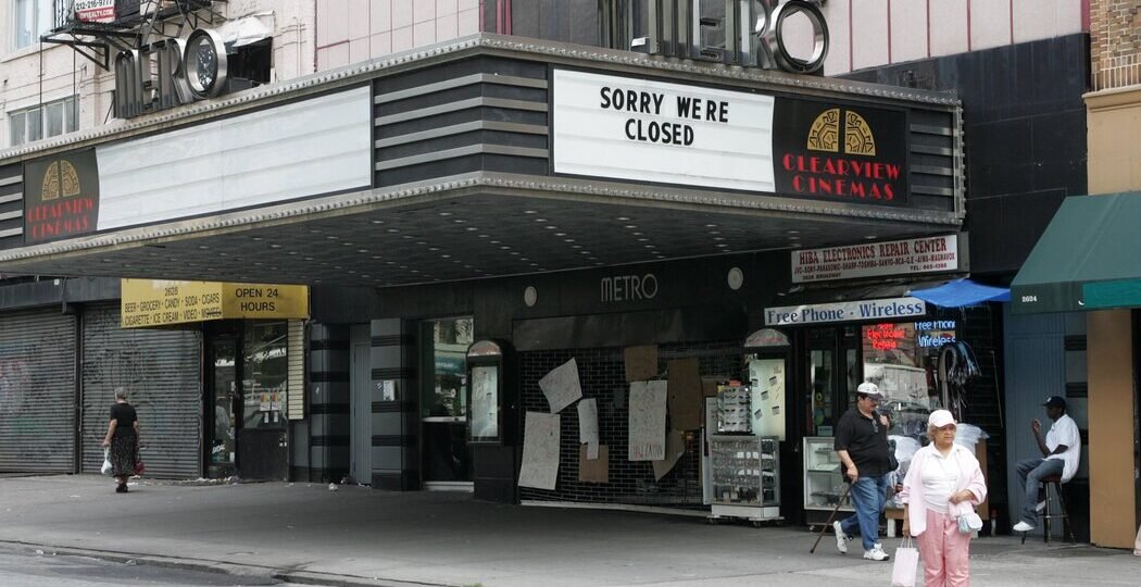 upper-west-side-theater-is-sold-%eb%b8%8c%eb%a1%9c%eb%93%9c%ec%9b%a8%ec%9d%b4-%ea%b7%b9%ec%9e%a5%ec%9d%b4-%eb%a7%a4%ea%b0%81%eb%90%98%eb%8b%a4-the-theater-had-been-struggling-%ea%b7%b8