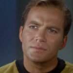 영국 드라마 'Fleabag'의 매력적인 장면과 함께 영어 공부를 시작하세요! 'Godmother' OST를 통해 감성적인 멜로디와 대사 속 숨겨진 표현들을 배우고, 영어 실력 향상은 물론 드라마의 깊은 여운까지 느껴보세요.