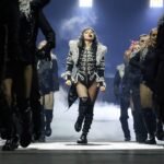 영화 2012의 OST 중 하나인 'Time to Say Goodbye (Con te partirò)'를 통해 영어 공부를 해보세요! 웅장한 스케일의 영화 속 장면들과 아름다운 멜로디, 그리고 가슴 벅찬 영어 가사가 어우러져 여러분의 영어 실력을 향상시키는 데 도움을 줄 것입니다. 특히, 30대 여성 크리에이터가 엄선한 영화 속 장면과 가사 분석을 통해 더욱 효과적인 학습이 가능합니다.