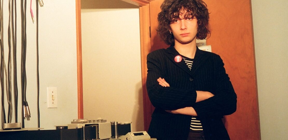 How Sharp Pins Channeled the Beatles in a Tiny Bedroom – Sharp Pins OST – 꼬마방에서 비틀즈를 재현한 Sharp Pins