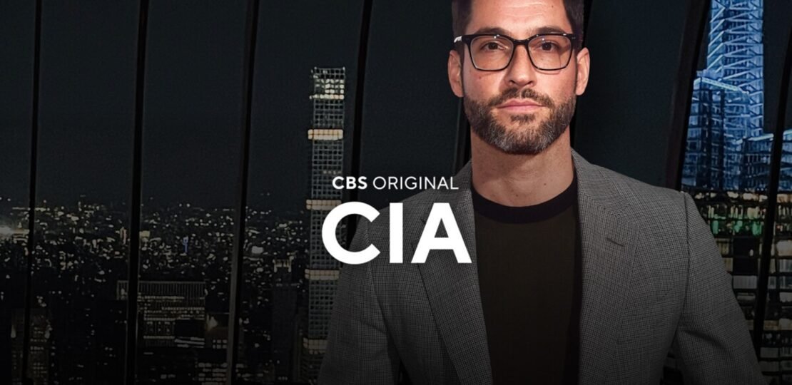 Showrunner Departs; Production Paused – 쇼러너 하차, 제작 중단! 핵심 영어 문장 + 한글 번역