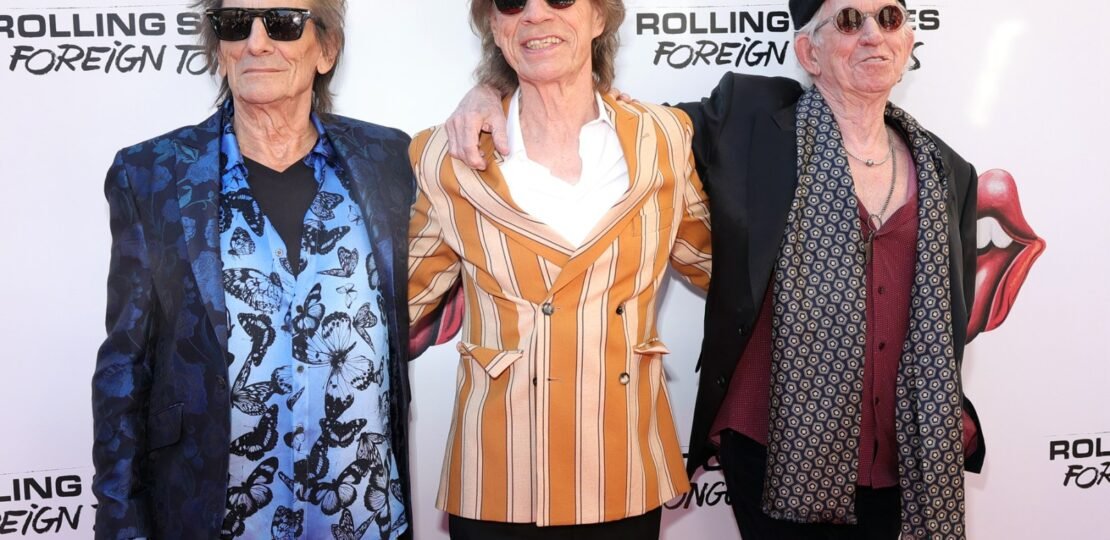 The Rolling Stones – ‘Paint It Black’ (검붉게 칠해줘)